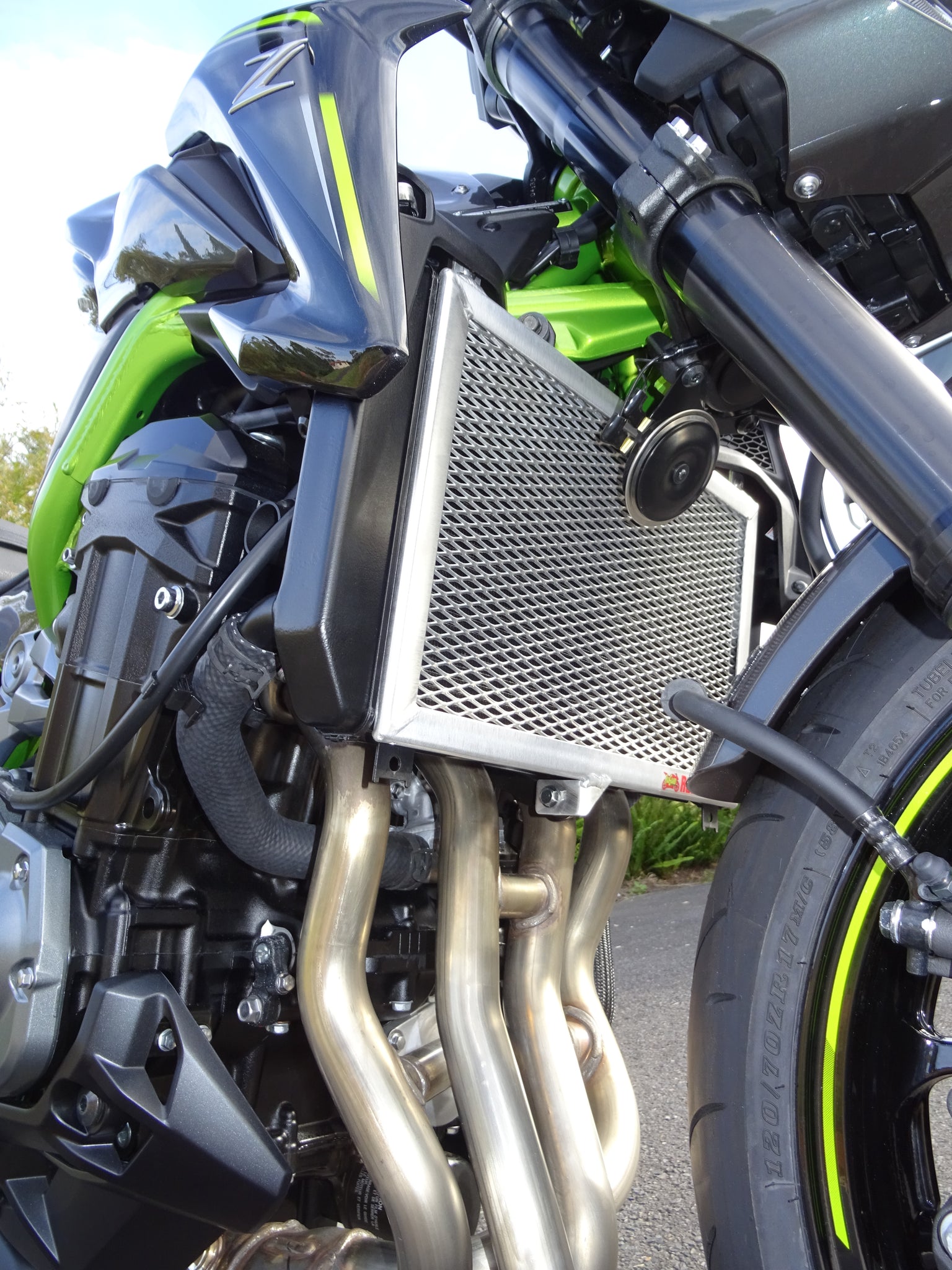 Maple Motorcycle Parts Black Aluminum Radiator For Kawasaki Z900 ABS 2017-2023