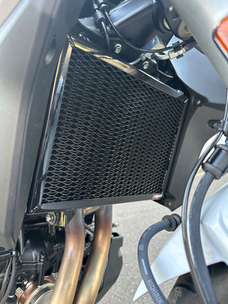 Suzuki GSX-8S Radiator Guard